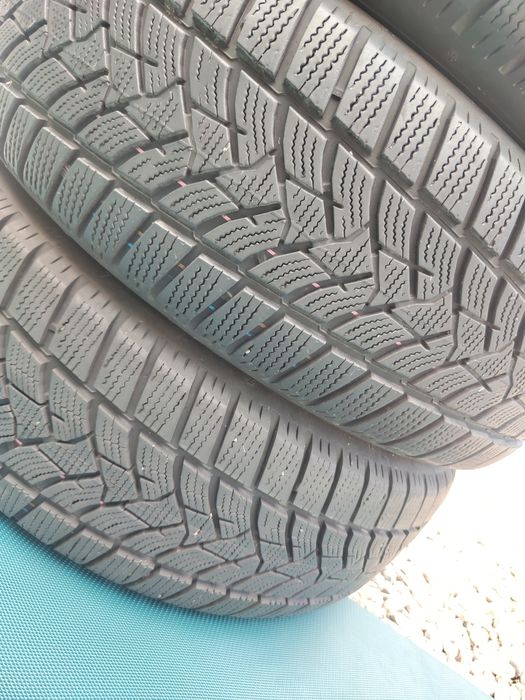 4 бр зимни 215/65/17 Dunlop