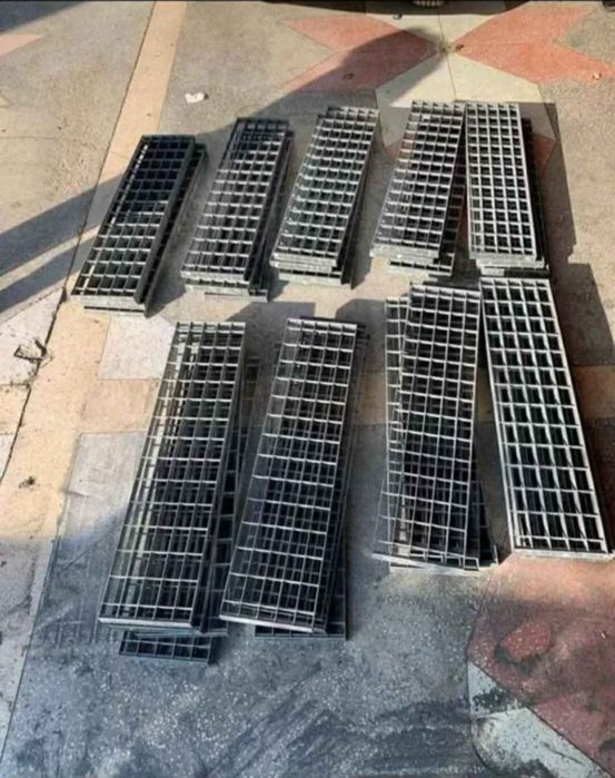 Vindem trepte zincate galvanizate