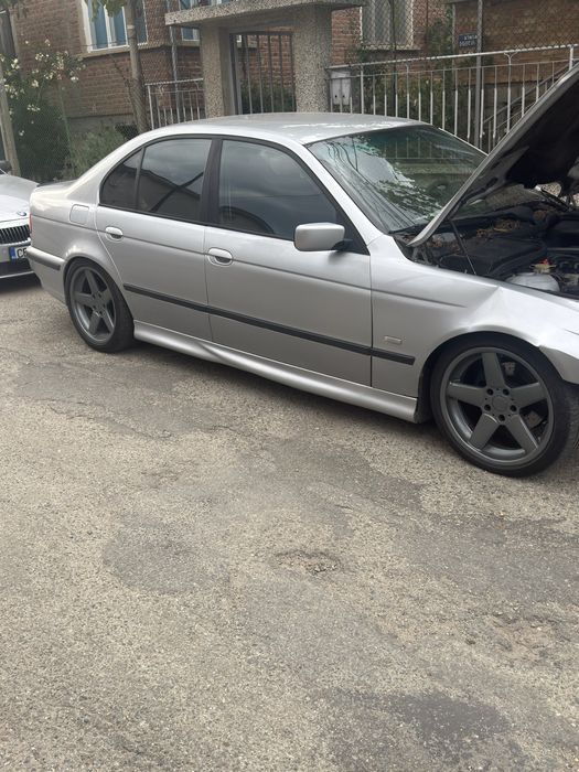 BMW e39 528i  на части