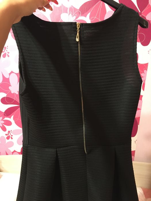 Черна рокля