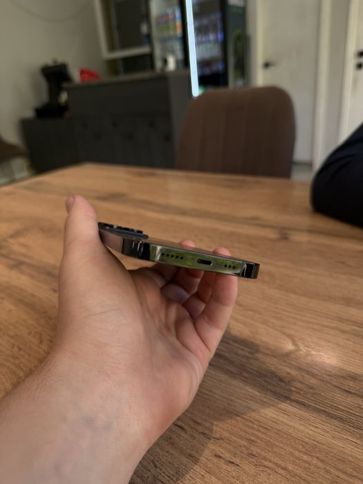 Срочно продам айфон Iphone 14 pro