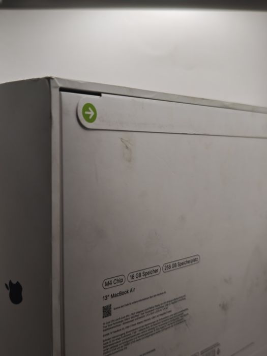 MacBook Air M4 256 Sigilat