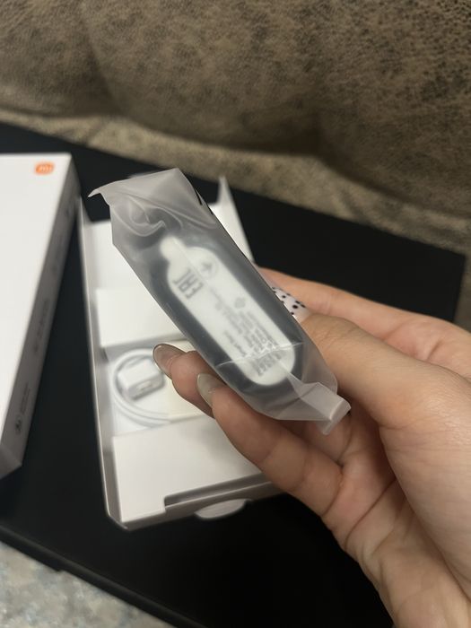 Фитнес-браслет Xiaomi Smart Band 10.