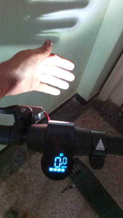 Електрическа тротинетка, скутер 250 и 350W пъргави, батерия зарядно ОК