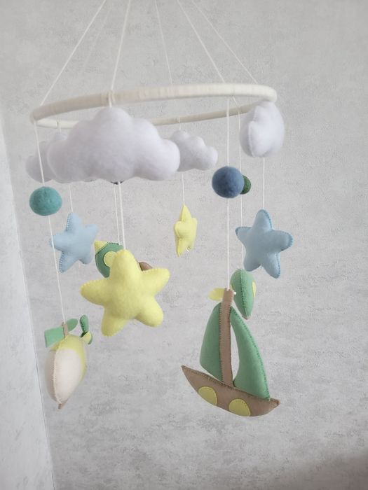 Мобиль в детскую кроватку