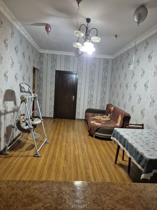 Продаётся квартира на Юнусабад 8 3/1/5 Срочно