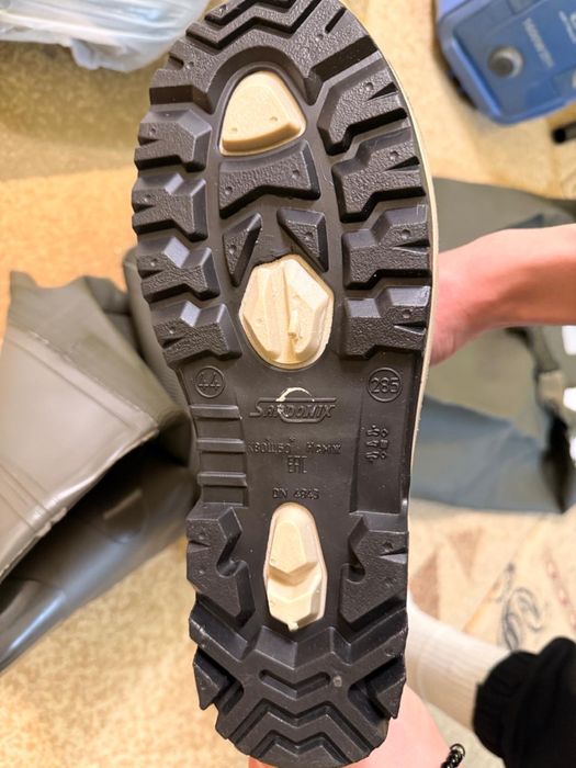 Полукомбинезон, сапоги