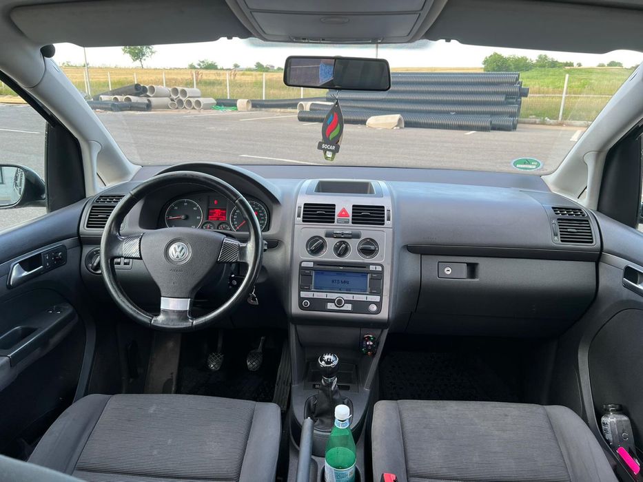 VOLKSWAGEN Touran 0 — imagine 5