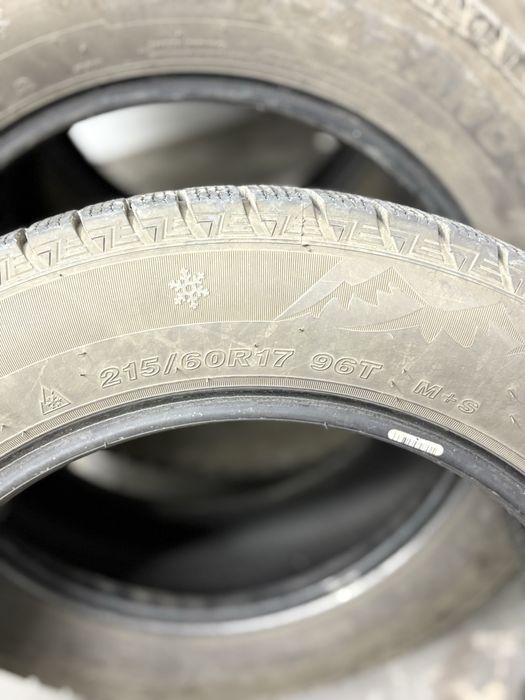 Шины 215/60/17 комплект зима