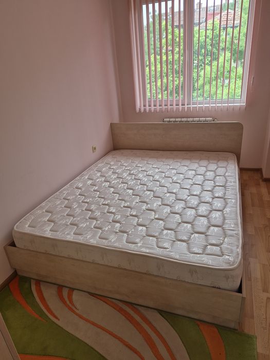 Спалня с матрак 160/200