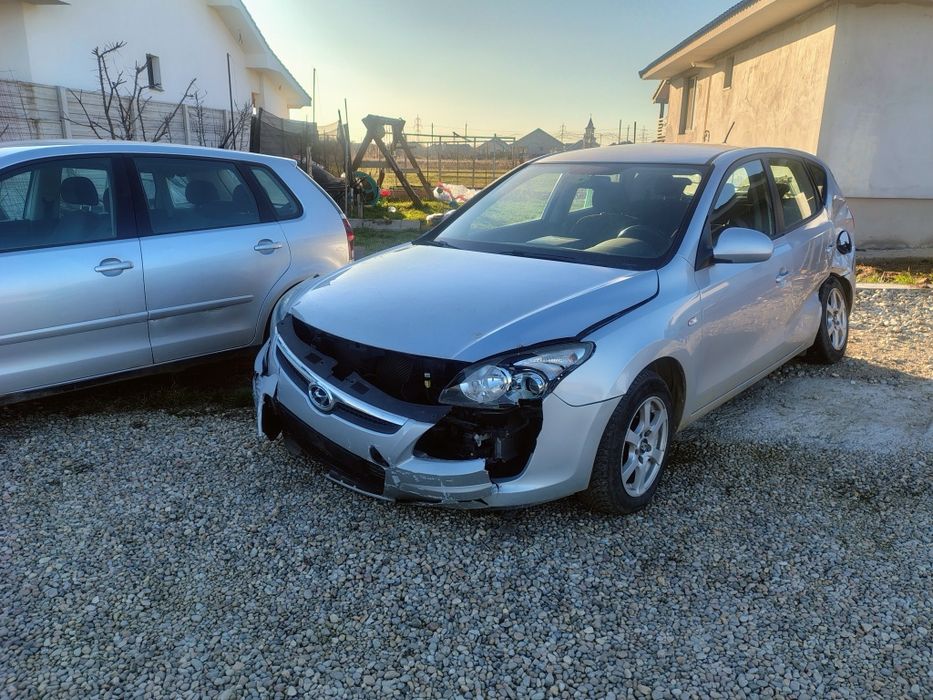 Hyundai i30 avariat