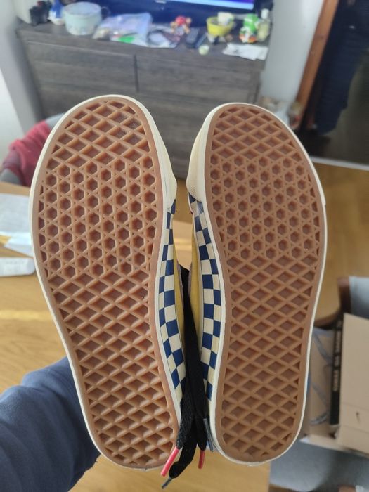 Продавам скейт кецове Vans
