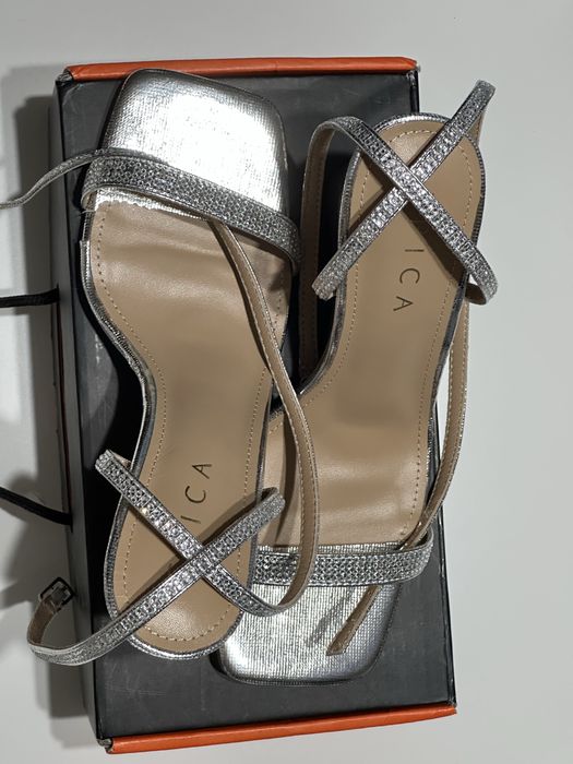 Sandale Epica noi, marime 39, nepurtate, in cutie originala