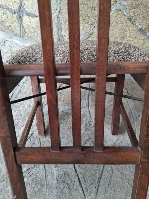 Дървени столове за маса