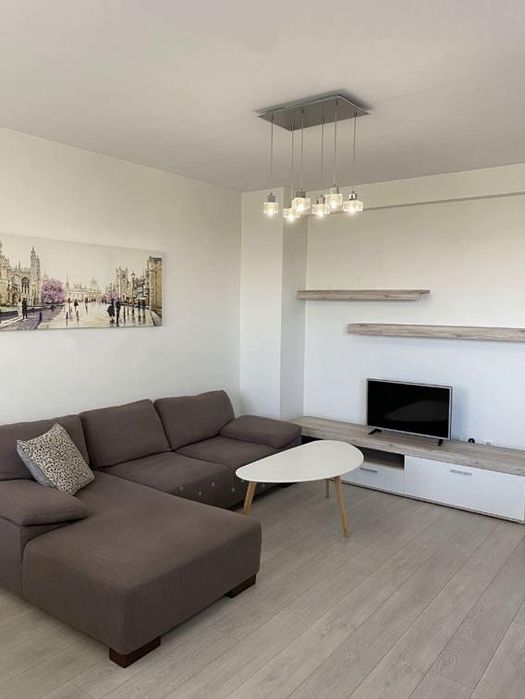 Дава се под наем Тристаен апартамент в Пловдив, Кършияка - 130 кв.м за 650 € - Снимка #1