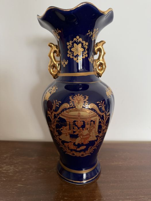 Ваза для интерьера (для цветов)