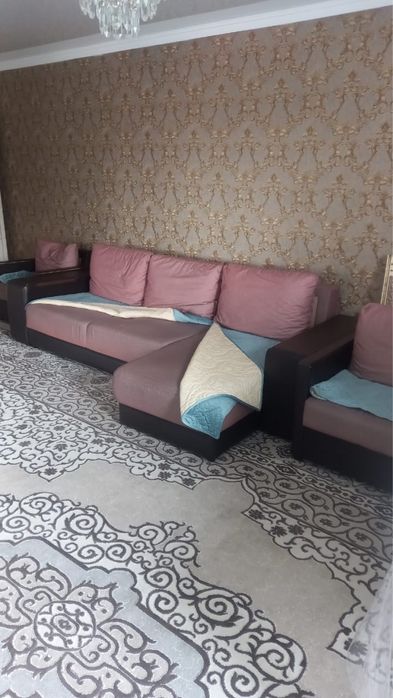 Диван Г образный