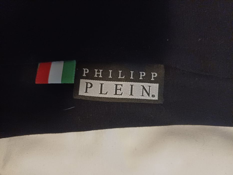 Оригинална тениска Филип Плейн от Милано.Размер S