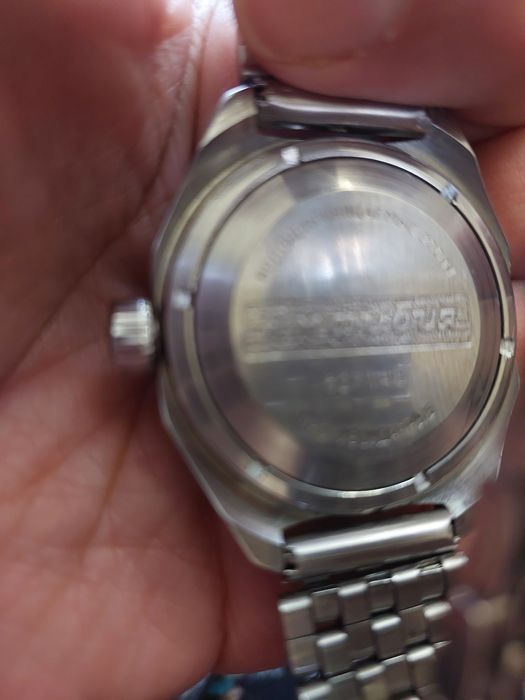 Продам часы мужские.