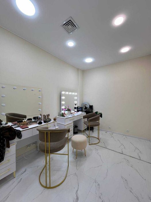 Ц-5 пр-т Шарафа рашидова пересечение пр-т Нурафшон ул.Осие 296 кв.м