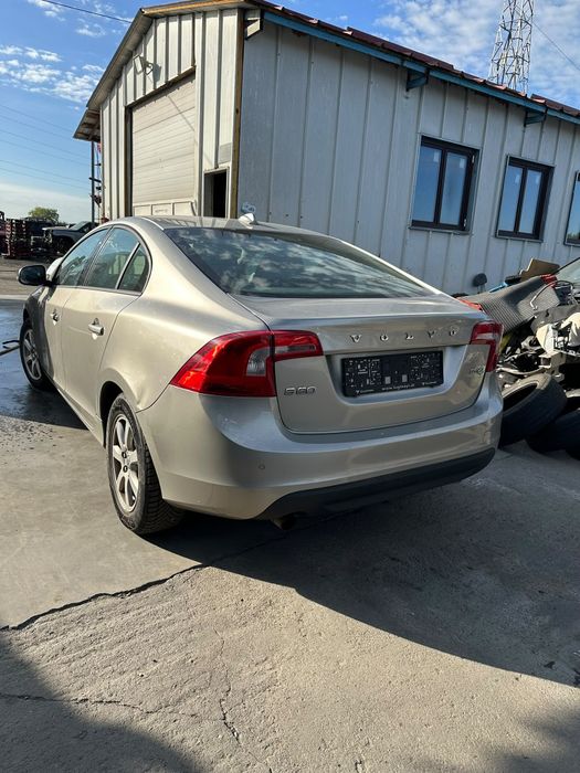 Dezmembram Volvo S60 2012 1.6 tdci D4162T Manual