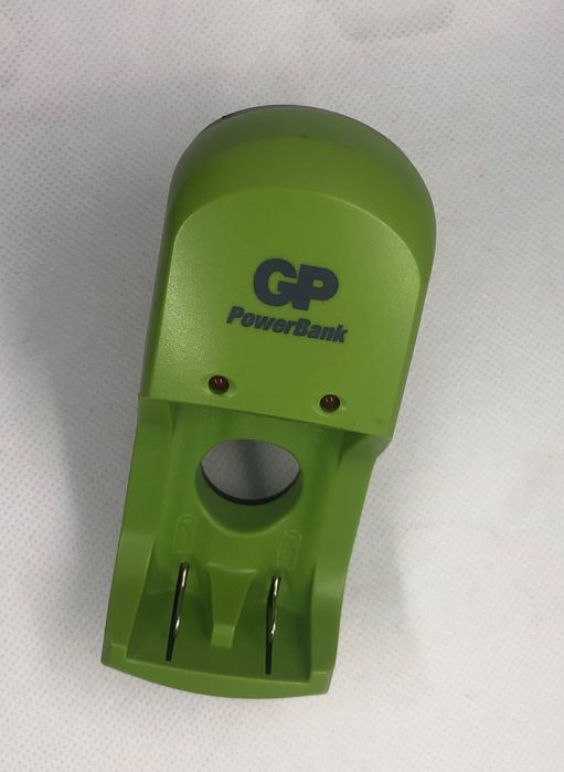 2 бр. за 5 лв. зарядно за батерии GP PowerBank Mini Quick (GPPB25GS)