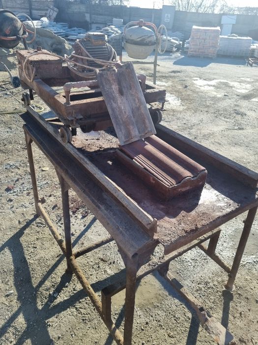 Presa tigla beton / utilaj presa tigla / vand afacere / tigla beton