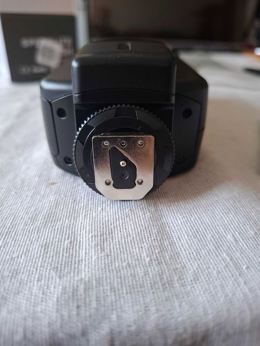 Светкавица нова за фотоапарат