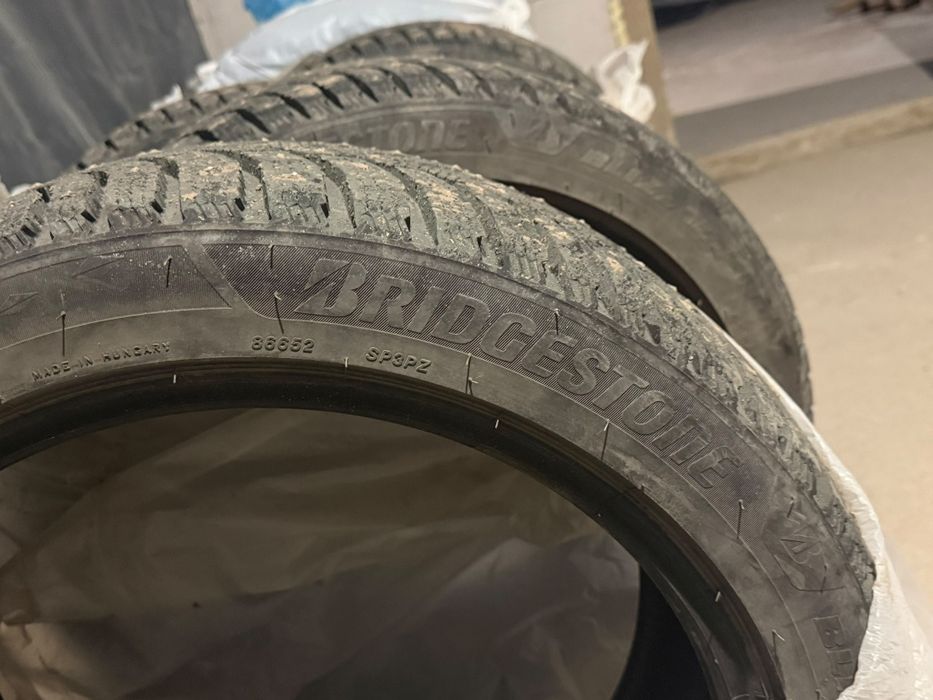Продам шины зимние R18