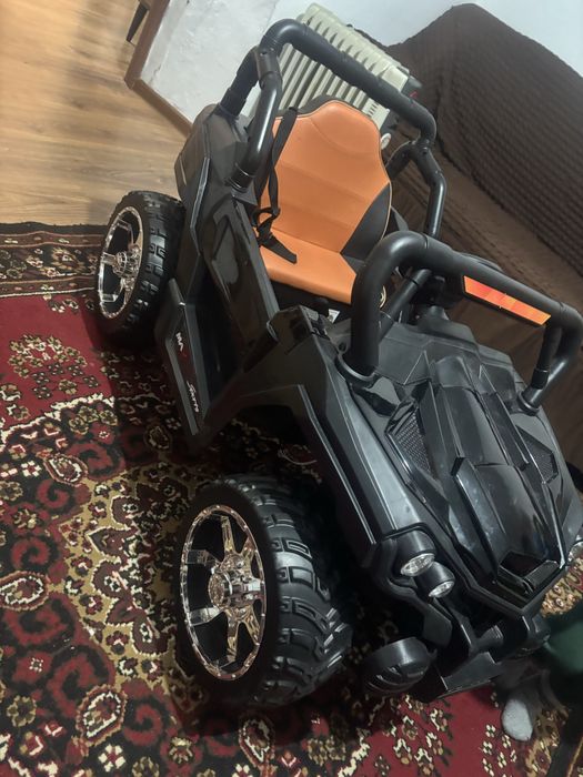 Машинка с аккумулятором