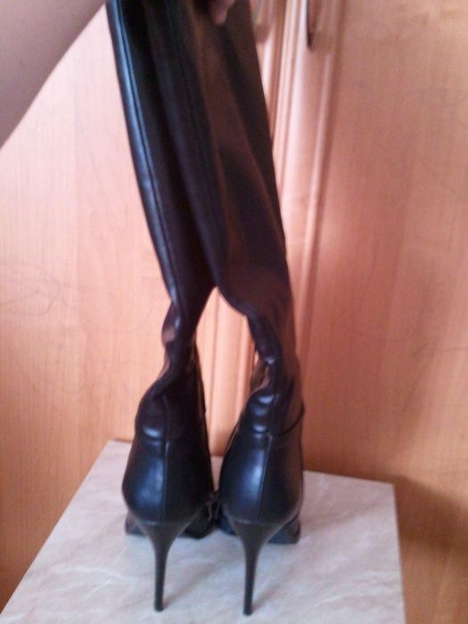 Продам новые сапожки.