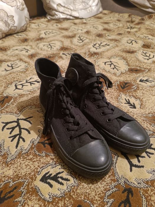 продам кроссовки converse all star