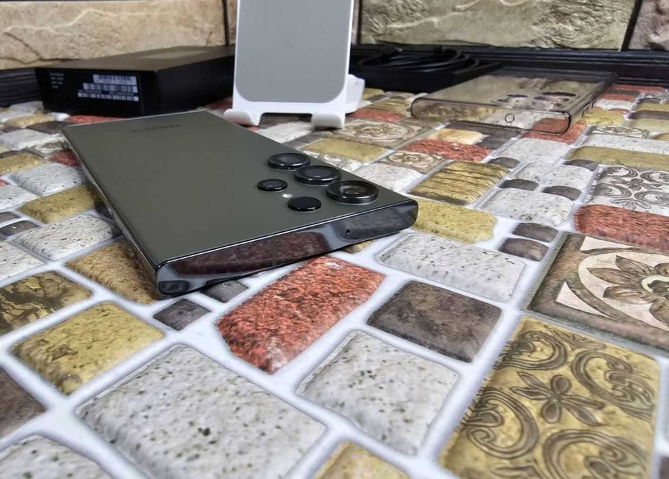 Samsung Galaxy s23 Ultra 12/512gb