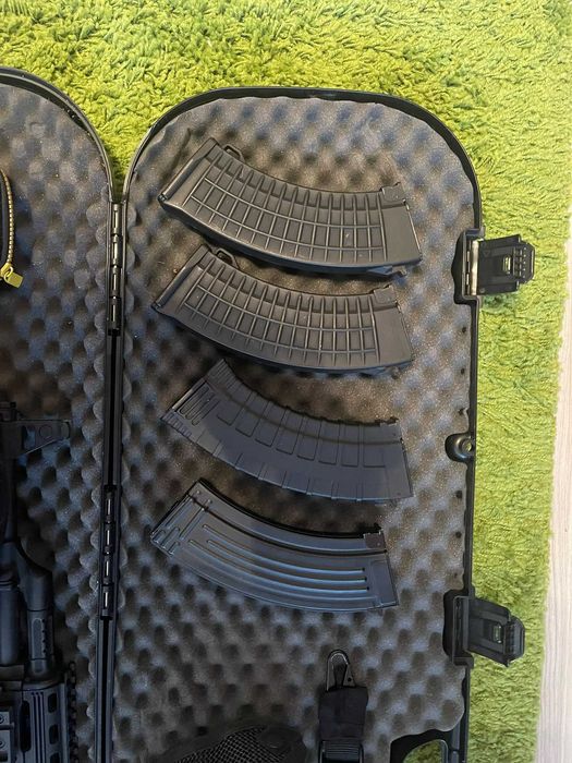 KIT Airsoft AK47  + Accesorii + Vesta ( Incarcatoare, Casca, Cutie transport )