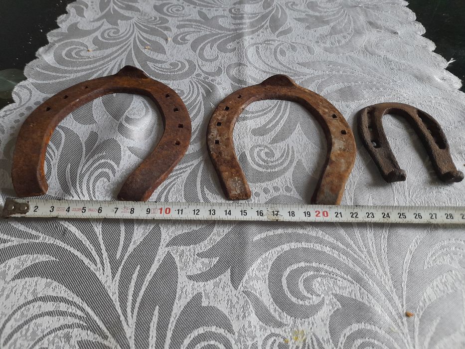Арматурни орнаменти,стари подкови и подкова закачалка