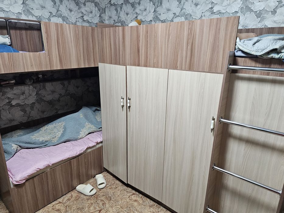 Продам двухярусную кровать