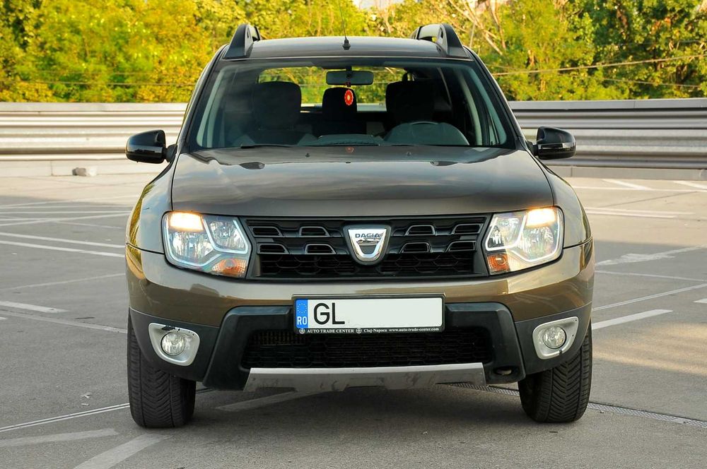 Dacia Duster ca nou