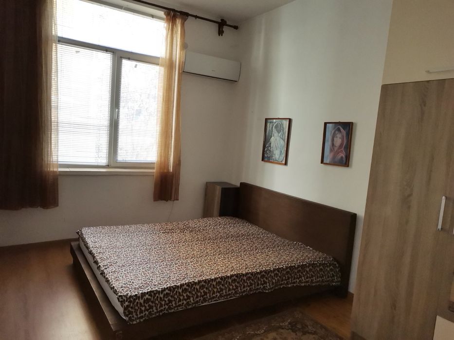 Дава се под наем Двустаен апартамент в София, Център - 65 кв.м за 561 € - Снимка #3