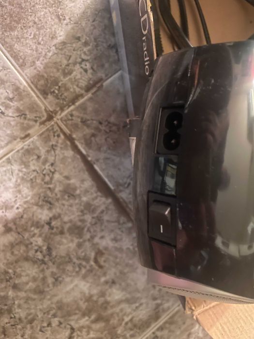 Преносим CD плейър , Радио , AUX