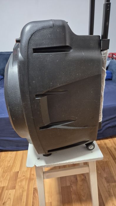 Vand boxa AKAI in stare buna de functionare