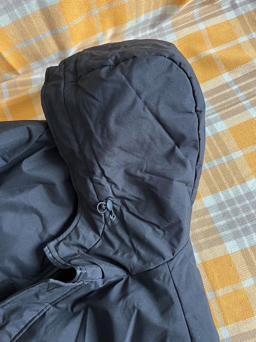 Продаю черную куртку