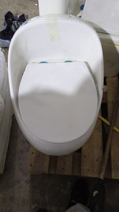 Продам новый унитаз