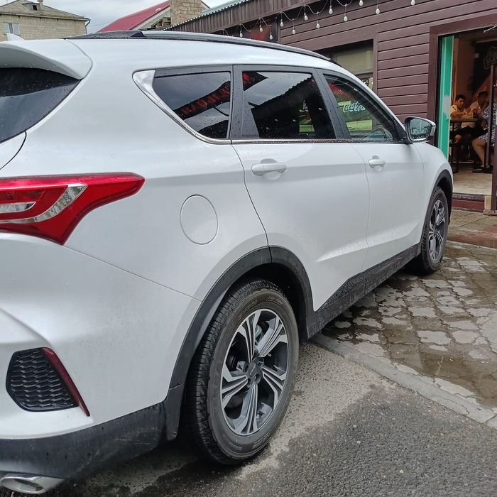 Продам машину Jetour X70