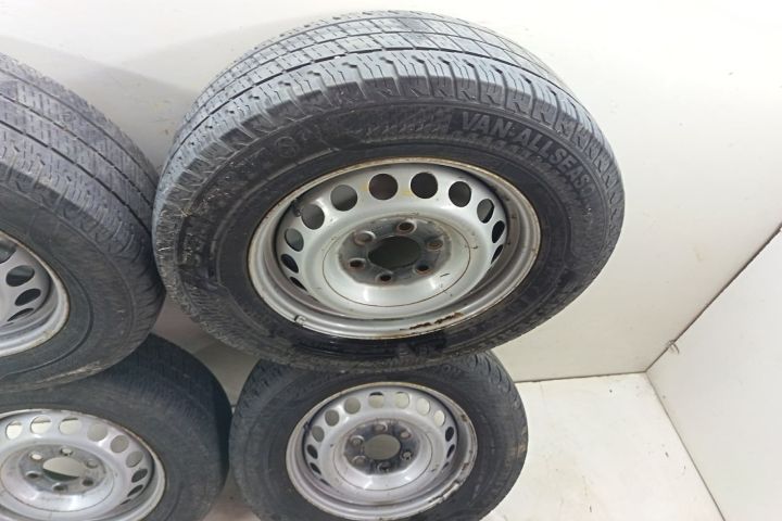 Jante otel cu anvelope 235/65 R16C M+S Semperit 6 1/2Jx10H2 Et62 6x13