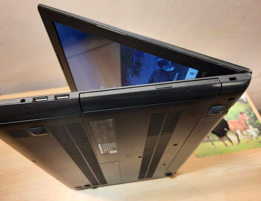 Laptop Lenovo ideapad 300-15ISK ,procesor i7 6500u