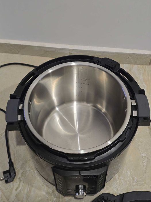 Instant Pot Pro CRISP + AIR FRYER 7.6 литра, с допълнителни приставки