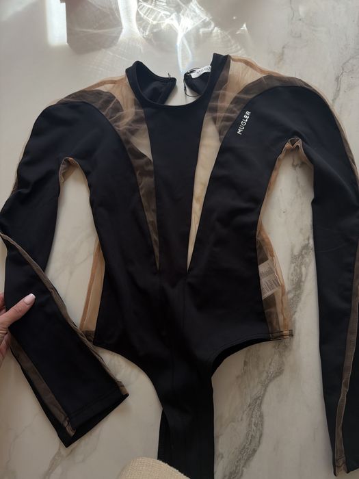 Боди Mugler      .