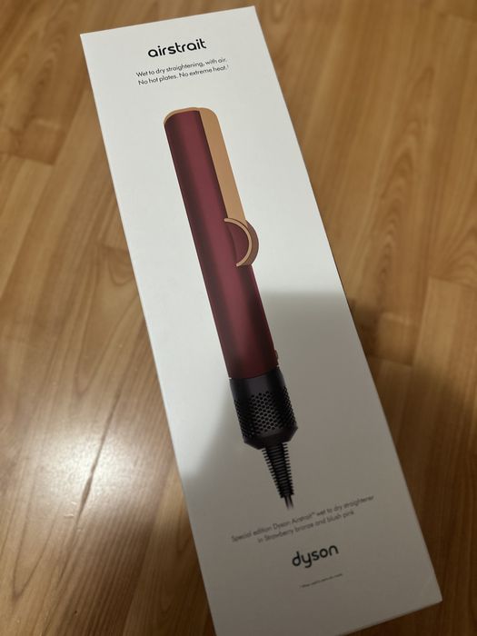 Dyson airstrait velvet