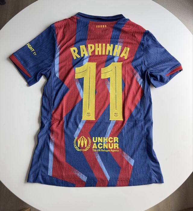 Tricou Raphinia
