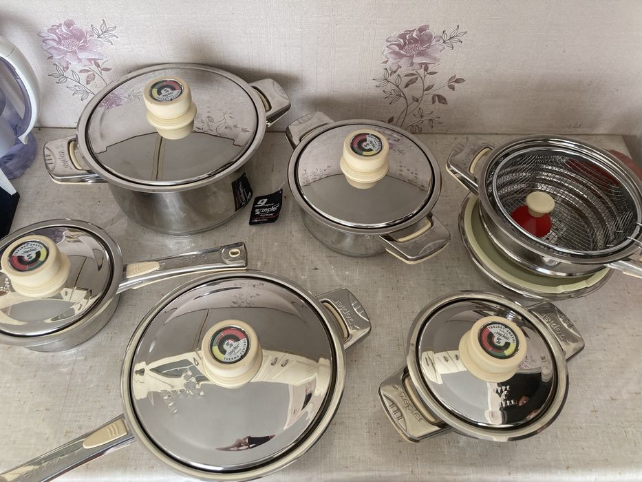 Кострюли и сковорода, набор